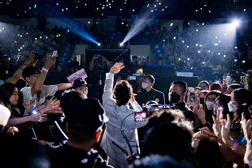 Xúc động và thăng hoa trong “Yên Concert Hà Nội” của Hoàng Dũng  ảnh 1