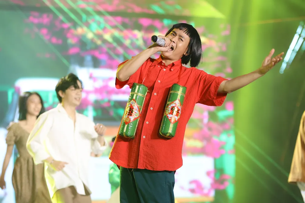 KHOA quyết định bỏ 8 câu rap ra khỏi ca khúc Tết đong đầy và làm mới từ lời cho tới bản phối