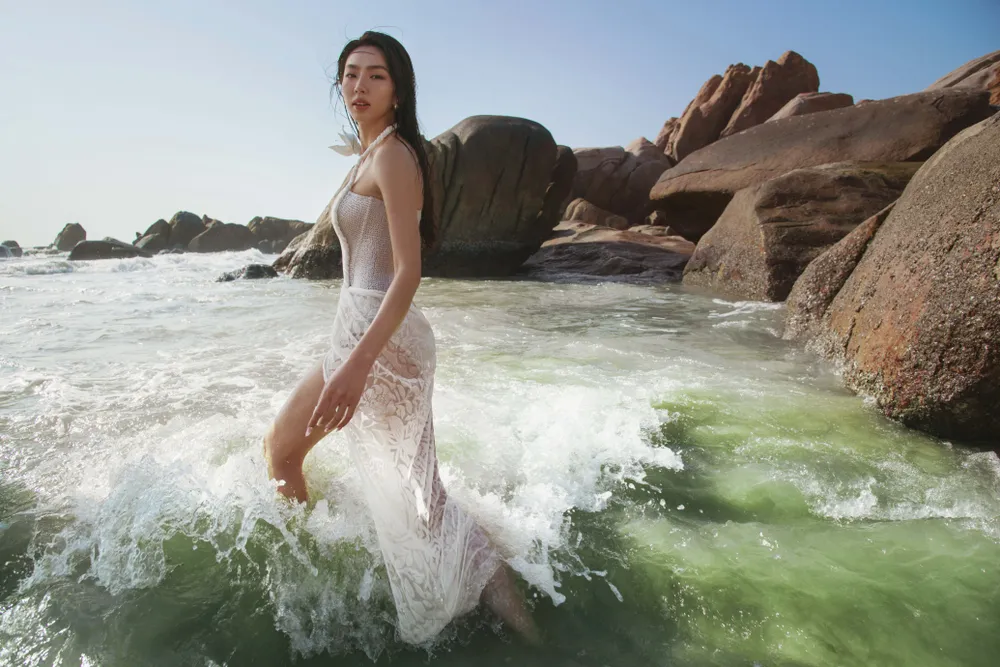 Hoa hậu Thùy Tiên