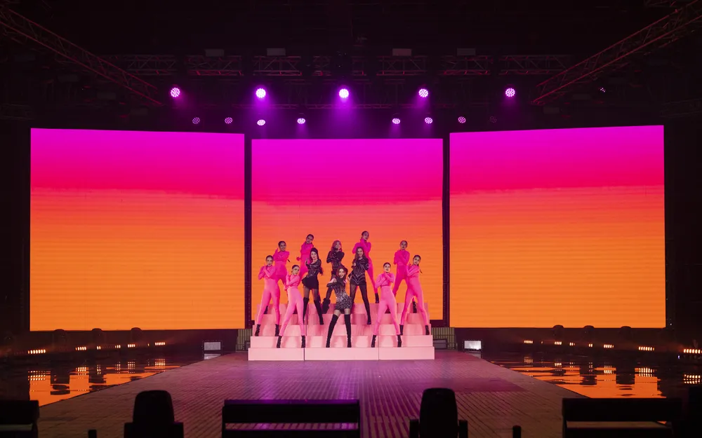 Nhận thử thách hoán đổi bài hát, nhóm Trang Pháp chỉ có 72 giờ tập luyện. Tuy nhiên, cả 4 "chị đẹp" có phần thể hiện như một nhóm nhạc nữ chuyên nghiệp từ giọng hát đến vũ đạo