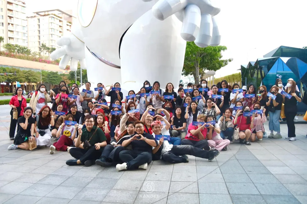 Hình ảnh fan tại Thriso Mall.jpg