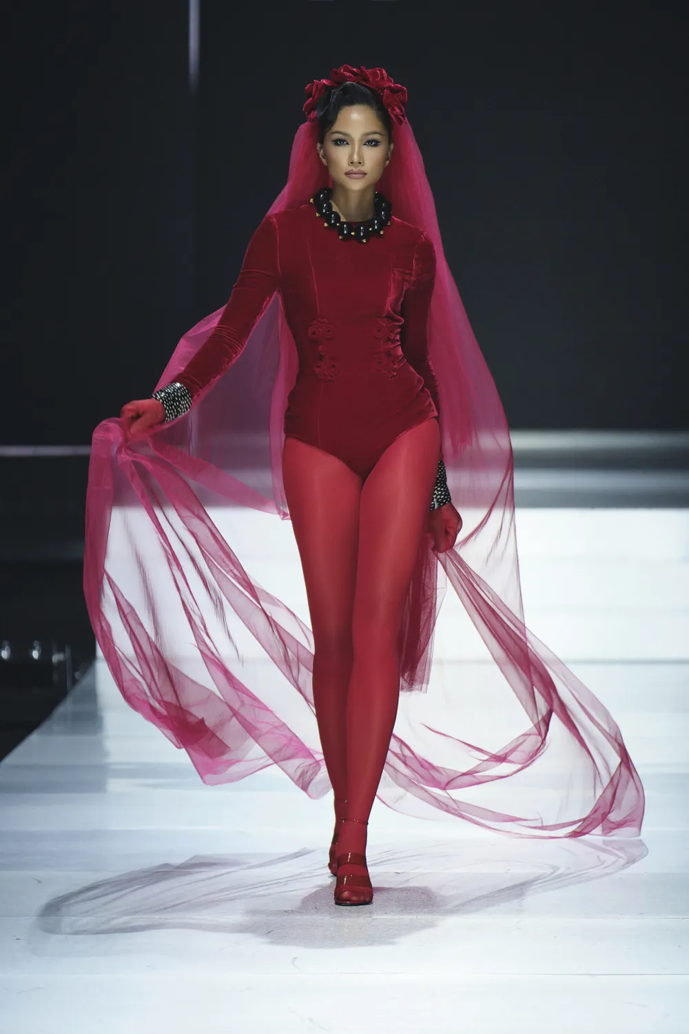 HHen Nie_NTK Ha Linh Thu_photo Huynh Hoang Vu 02.jpeg