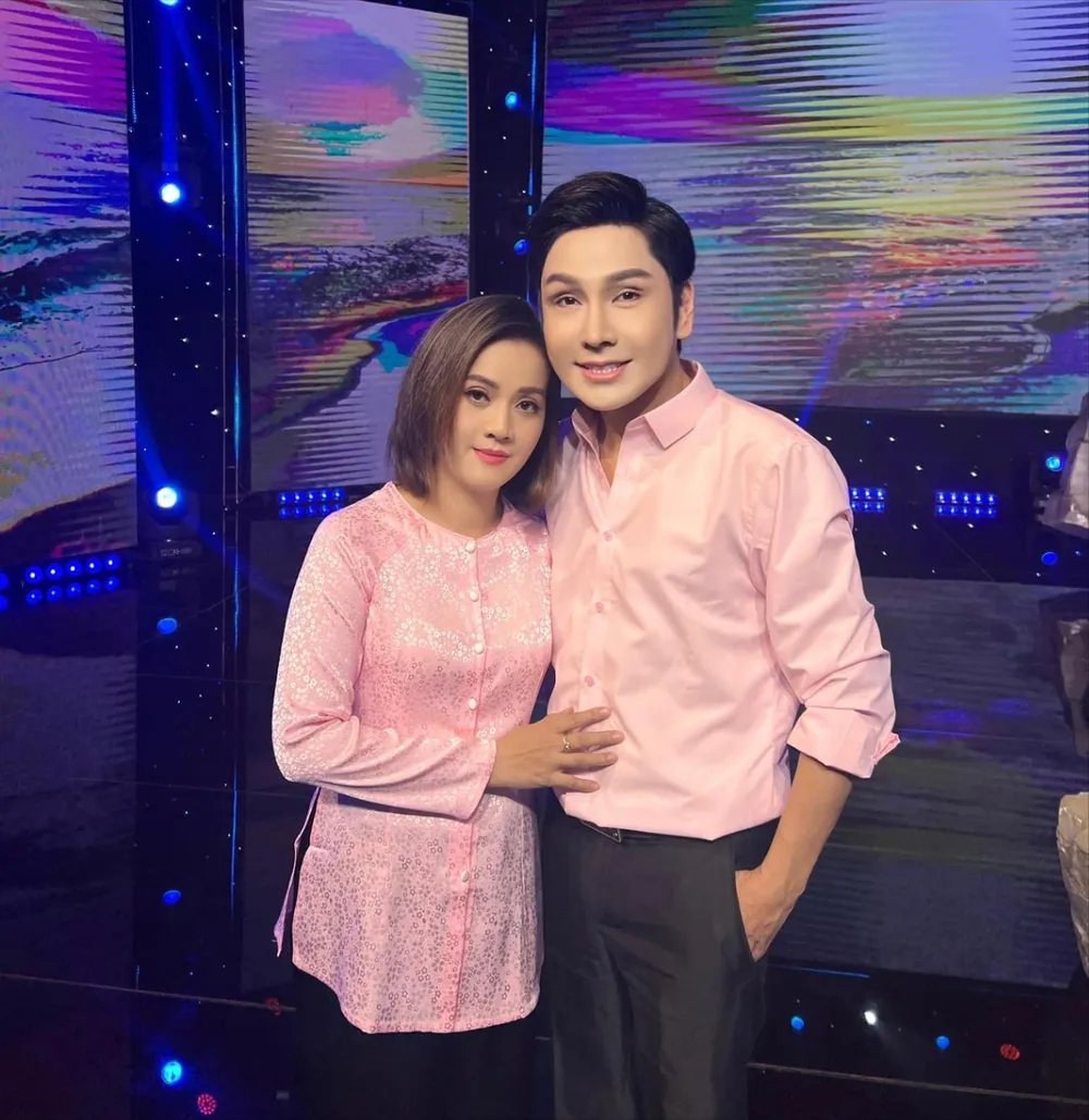 vu luan-hong loan.jpg