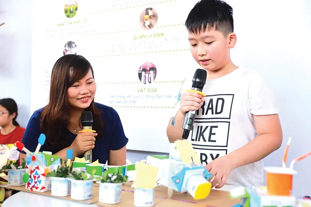 Ngàn lẻ một ý tưởng tái chế, ngăn xả rác từ các “hiệp sĩ” nhí ảnh 3