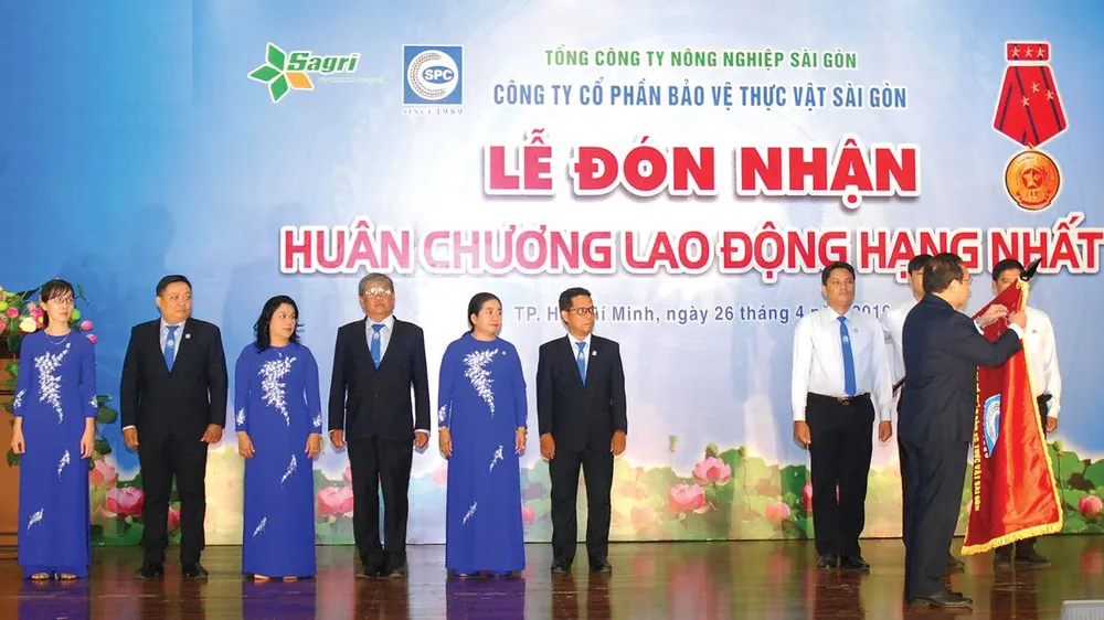 Công ty CP Bảo vệ thực vật Sài Gòn nhận Huân chương Lao động hạng nhất 