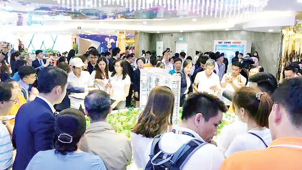 Khách hàng rất ấn tượng với vẻ đẹp huyền ảo căn hộ Opal Boulevard ảnh 2