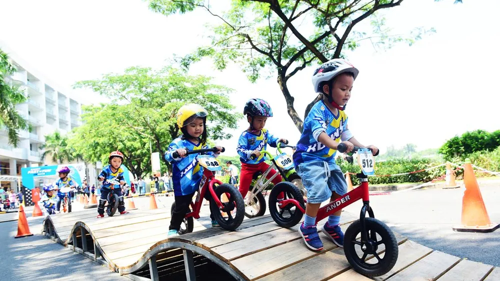 Hướng về trẻ em ảnh 1