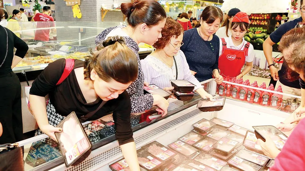 Qua 3 tuyến kiểm dịch, thịt heo mát tái xuất thị trường ảnh 2