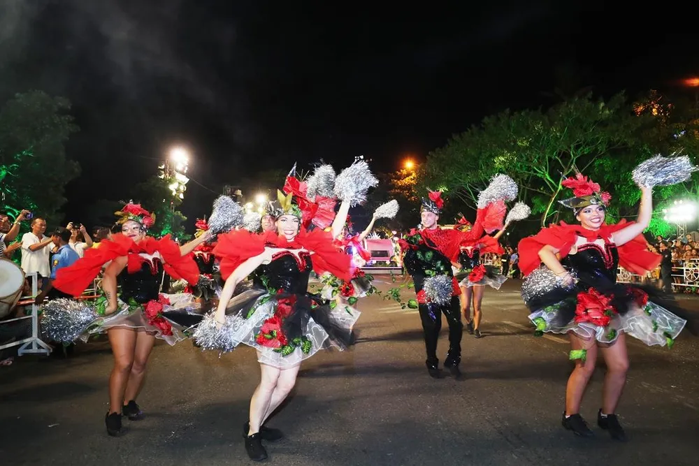 Carival đường phố DIFF 2019: Đà Nẵng “vui không khoảng cách” tối 16-6 ảnh 4
