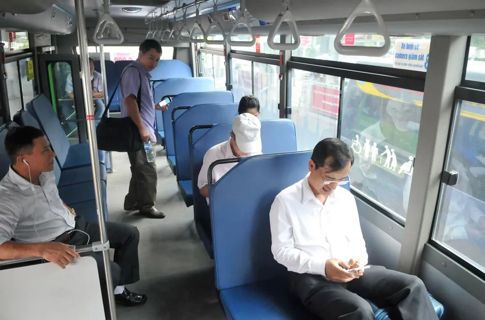 Vì sao xe buýt vắng hành khách? ảnh 1