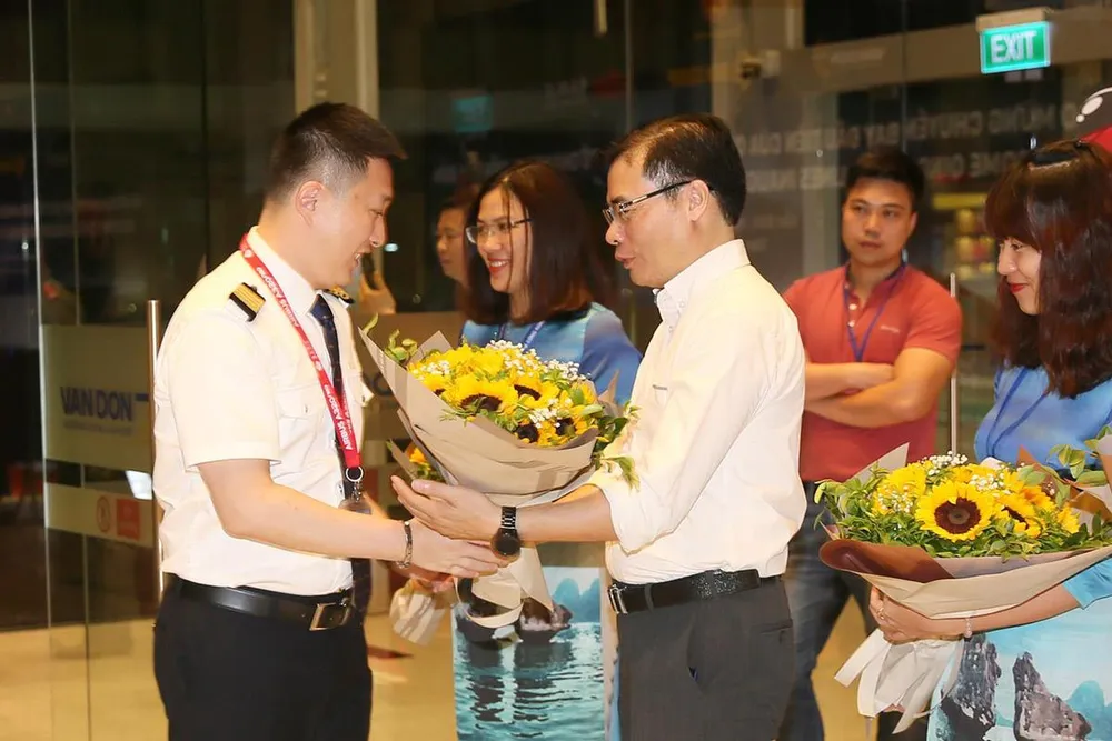 Cảng hàng không quốc tế Vân Đồn đón chuyến bay đầu tiên từ Hồ Nam, Trung Quốc ảnh 4