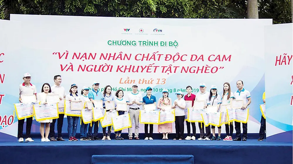 Hòa Bình tham gia đi bộ vì nạn nhân chất độc da cam