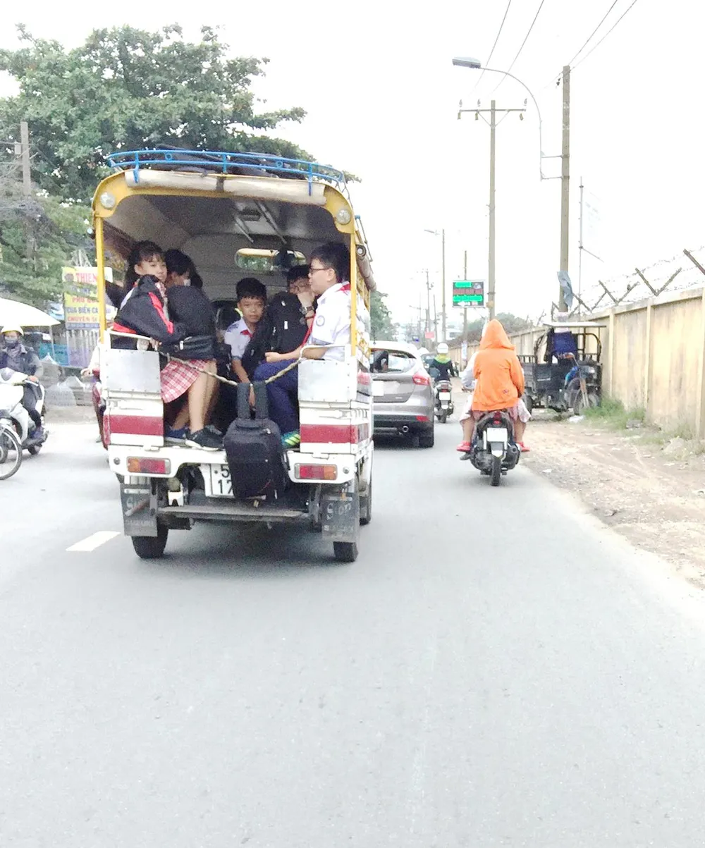 Chưa ổn trong việc đưa đón học sinh ảnh 1