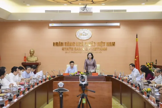 Theo Thống đốc NHNN Nguyễn Thị Hồng, việc sửa đổi Nghị định 24 cần đánh giá kỹ lưỡng, xem xét kỹ các ý kiến, cần có sự tham gia của nhiều bên liên quan và có sự động thuận trong xã hội.