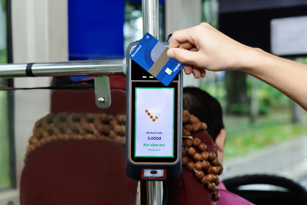 Thanh toán '1 chạm' trên 30 tuyến xe buýt tại TPHCM