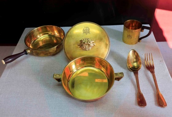 Đà Lạt: Bộ hiện vật cung đình triều Nguyễn lần đầu được giới thiệu ảnh 7