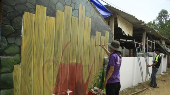 Quảng Ngãi: Nghệ thuật “phát sáng” ở làng bích họa ảnh 1