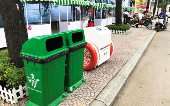  “Phố hàng rong” Nguyễn Văn Chiêm “cháy” hàng trong ngày khai trương ảnh 5