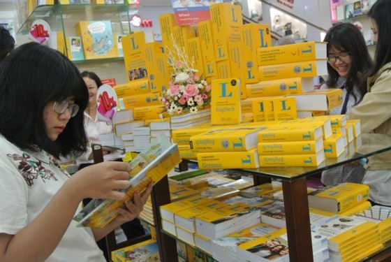 Khai trương gian hàng sách tiếng Đức lần đầu tiên tại Việt Nam ảnh 1