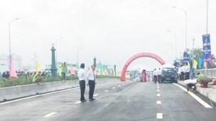 Thông xe cầu Nhị Thiên Đường 1 ảnh 1