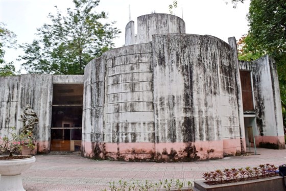 Thay áo mới cho nhà Gương huyền thoại trong công viên Thống Nhất ảnh 1