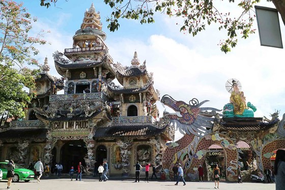 Tượng Phật bằng hoa bất tử lớn nhất thế giới ảnh 5