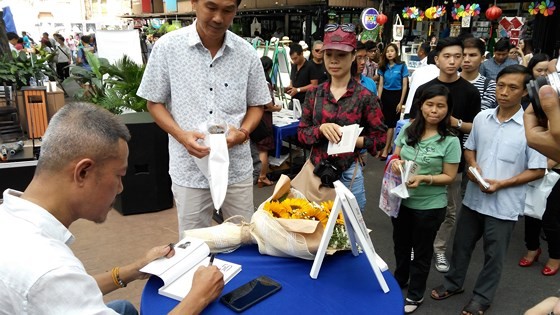 Năm 2017, khách đến Đường sách TPHCM tăng gấp rưỡi, sách bán tăng gấp đôi ảnh 2