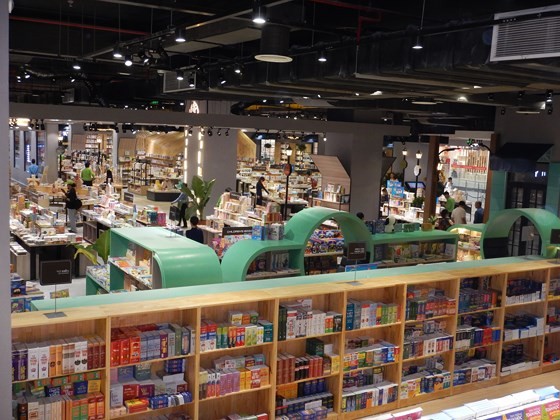 Ngỡ ngàng vẻ đẹp của TP sách châu Âu vừa đến với bạn đọc TP Hồ Chí Minh ảnh 7