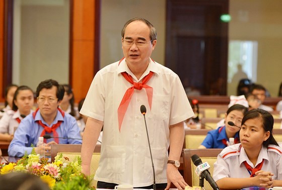 Lãnh đạo TPHCM gặp gỡ 170 thiếu nhi nhân dịp đầu xuân 2018 ảnh 6