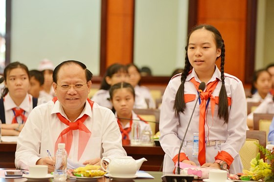 Lãnh đạo TPHCM gặp gỡ 170 thiếu nhi nhân dịp đầu xuân 2018 ảnh 5