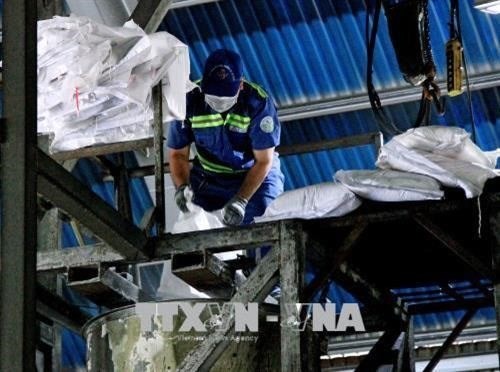 Hazardous medical and industrial waste is brought to the HCM City Urban Environment Company Limited’s treatment plant in Hoc Mon district’s Dong Thanh commune.(Photo: VNA)