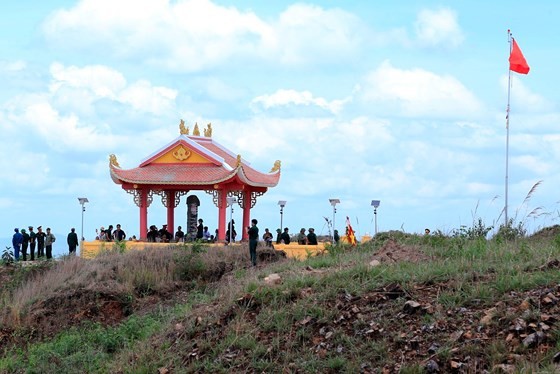 The monument is built on the Hill 1015. (Photo: Sggp)