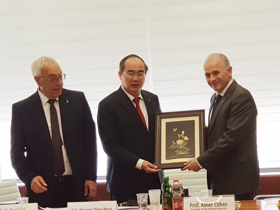 BÃ­ thÆ° ThÃ&nbsp;nh á»§y TPHCM Nguyá»n Thiá»n NhÃ¢n há»i kiáº¿n Tá»ng thá»ng Israel Reuven Rivlin áº£nh 3