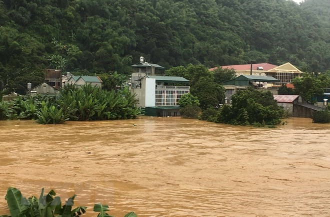 Pan Spring in Hat Lot township of Mai Son district, the northern mountainous province of Son La, has been in full spate, flooding tens of local houses (Photo: VNA)