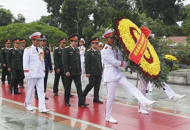 National leaders pay tribute to late President Ho Chi Minh on National Day ảnh 2