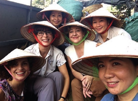 A scene in the film "Thi Mai"