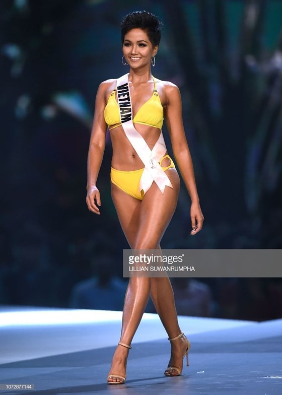 Láº§n Äáº§u tiÃªn trong lá»ch sá»­: Äáº¡i diá»n Viá»t Nam - H'Hen NiÃª vÃ&nbsp;o Top 5 Hoa háº­u HoÃ&nbsp;n vÅ© áº£nh 41