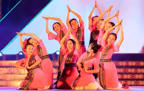 TÃ´n vinh thá» cáº©m trong ÄÃªm khai máº¡c Lá» há»i VÄn hoÃ¡ thá» cáº©m Viá»t Nam láº§n thá»© I áº£nh 11