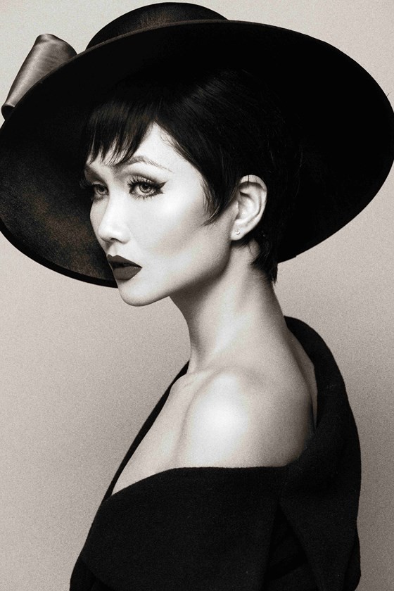 Chiáº¿n tháº¯ng Timeless Beauty, HâHen NiÃª tung bá» áº£nh kháº³ng Äá»nh váº» Äáº¹p vÆ°á»£t thá»i gian áº£nh 9