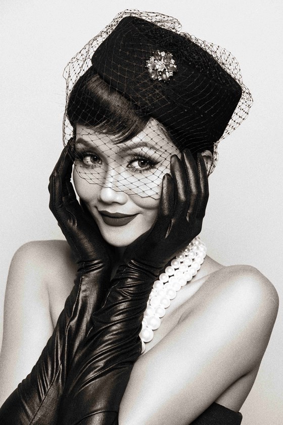 Chiáº¿n tháº¯ng Timeless Beauty, HâHen NiÃª tung bá» áº£nh kháº³ng Äá»nh váº» Äáº¹p vÆ°á»£t thá»i gian áº£nh 6