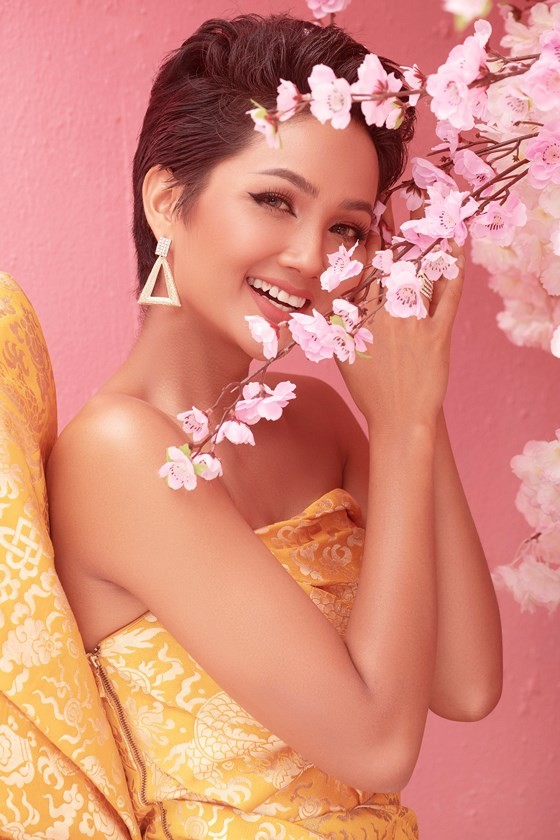 Chiáº¿n tháº¯ng Timeless Beauty, HâHen NiÃª tung bá» áº£nh kháº³ng Äá»nh váº» Äáº¹p vÆ°á»£t thá»i gian áº£nh 15