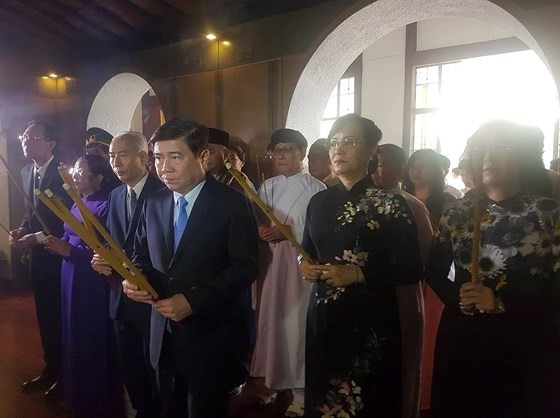 LÃ£nh Äáº¡o TPHCM dÃ¢ng cÃºng bÃ¡nh tÃ©t Quá»c tá» HÃ¹ng VÆ°Æ¡ng áº£nh 6