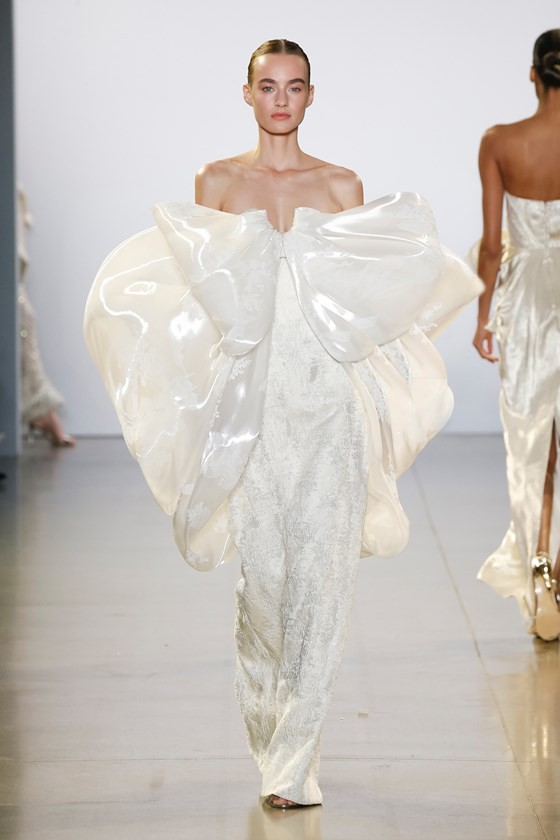 Xem BST âCuá»c dáº¡o chÆ¡i cá»§a nhá»¯ng vÃ¬ saoâ cá»§a CÃ´ng TrÃ­ táº¡i New York Fashion Week 2019 áº£nh 13