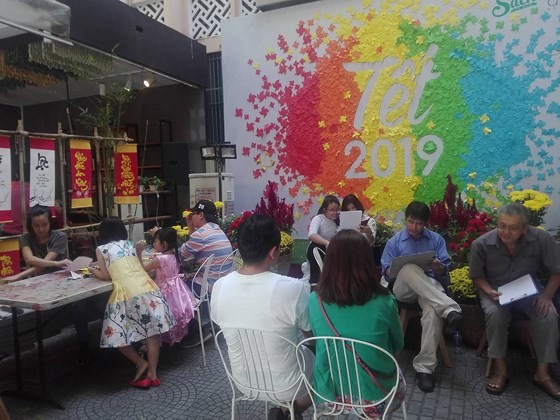 ÄÆ°á»ng sÃ¡ch Táº¿t Ká»· Há»£i 2019 vÃ&nbsp; ÄÆ°á»ng sÃ¡ch TPHCM Äáº¡t doanh thu hÆ¡n 4 tá»· Äá»ng áº£nh 2