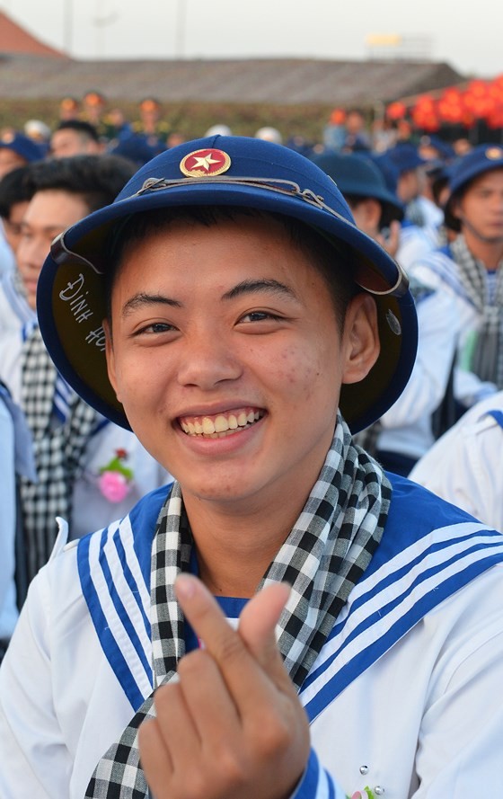 HCMC leaders bid farewell to new soldiers ảnh 12
