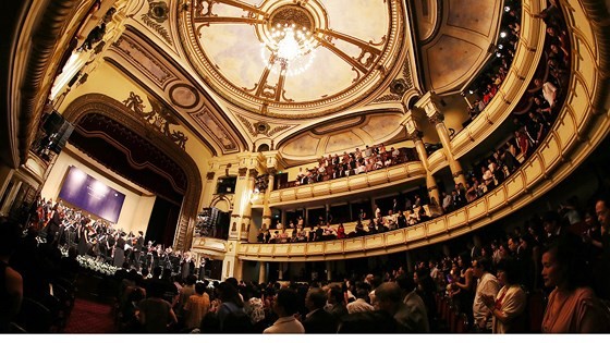 Vietnam’s first private orchestra, Japanese violinist present concert in Hanoi