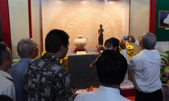 Exhibition on “Study and Follow Ho Chi Minh’s Moral Example” opens in Can Tho ảnh 3
