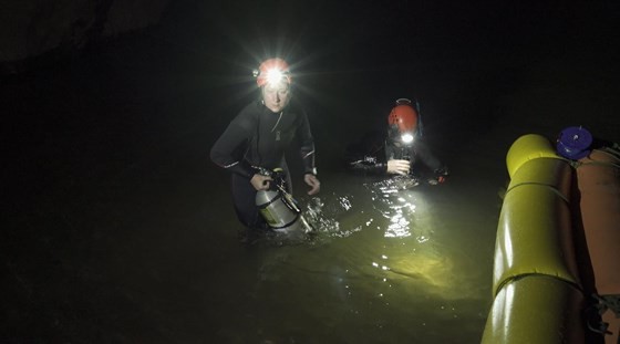 First ever public photos of a research trip to Son Doong Cave ảnh 17