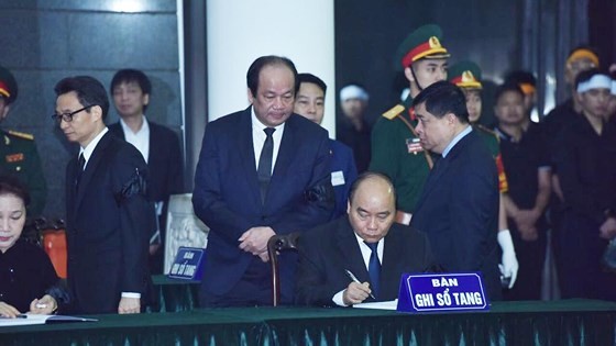 Memorial service of State funeral for former President General Le Duc Anh ảnh 36