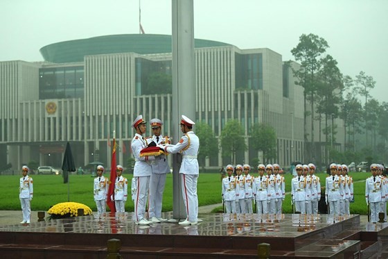 Memorial service of State funeral for former President General Le Duc Anh ảnh 5